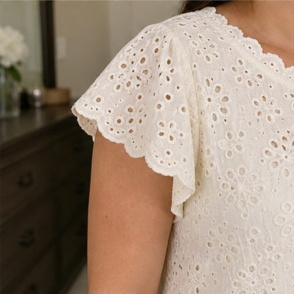 Emerald Ruffle Blouse - Picture 5 of 6